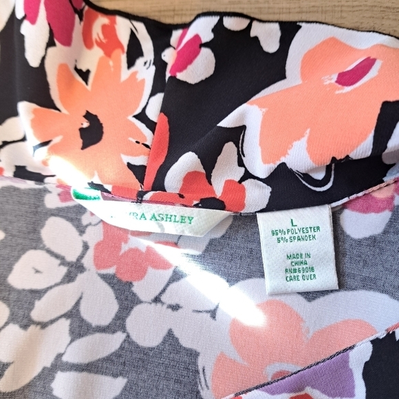 Laura Ashley Floral Ruffle Short Sleeve Size Large - Picture 6 of 6